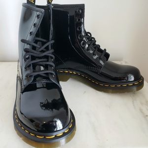 BRAND NEW in box Dr. Martens Black Patent Lamper 1460W Boots size 8 US
